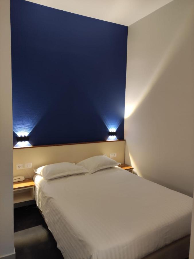 Hotel Des Lices - Angers Bagian luar foto
