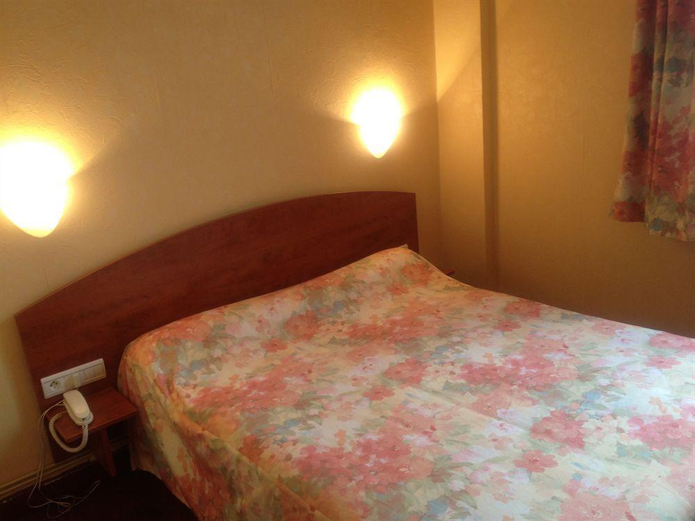 Hotel Des Lices - Angers Bagian luar foto