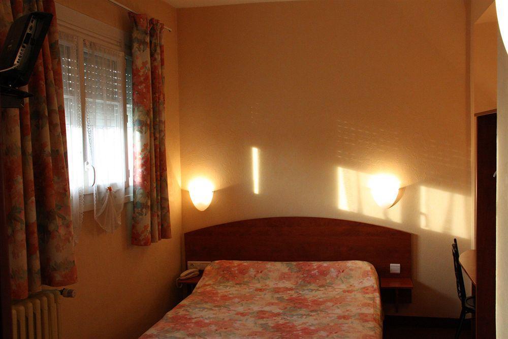 Hotel Des Lices - Angers Bagian luar foto