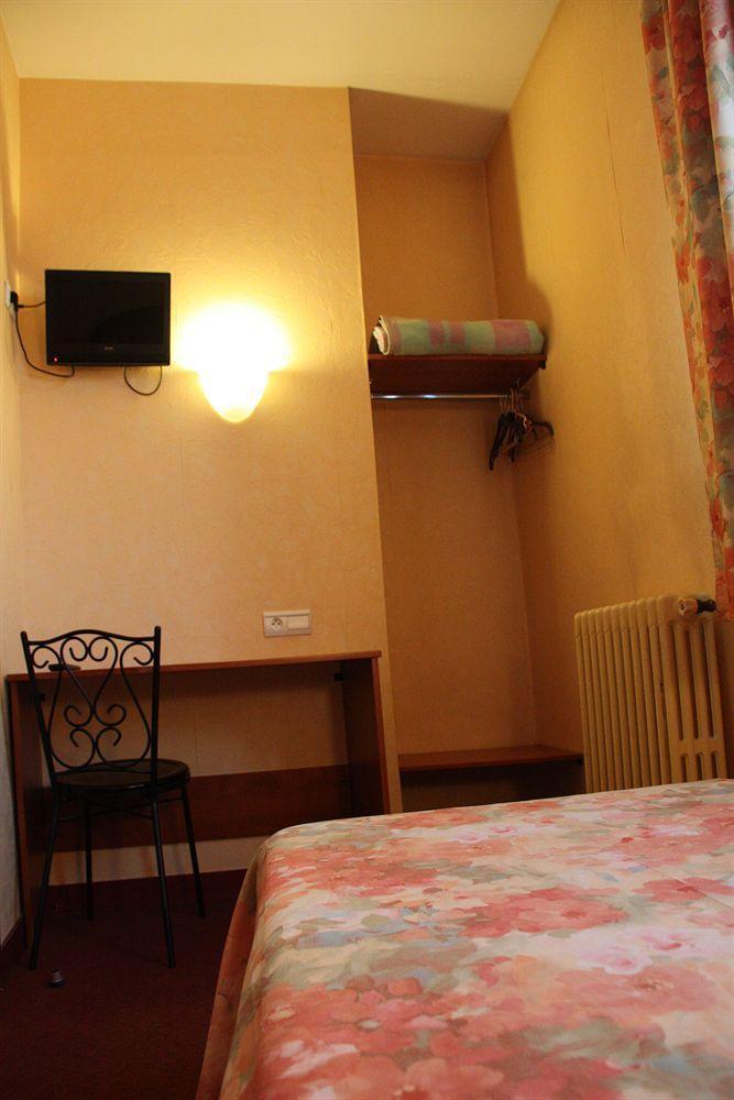 Hotel Des Lices - Angers Bagian luar foto